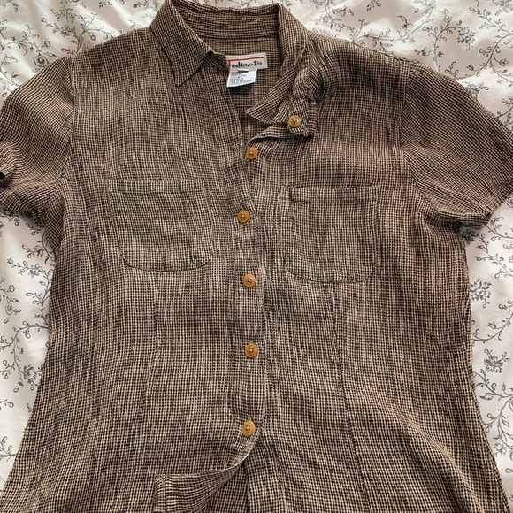 Urban Outfitters Tops - Short sleeve blouse